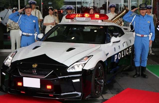 Nissan GTR cop car