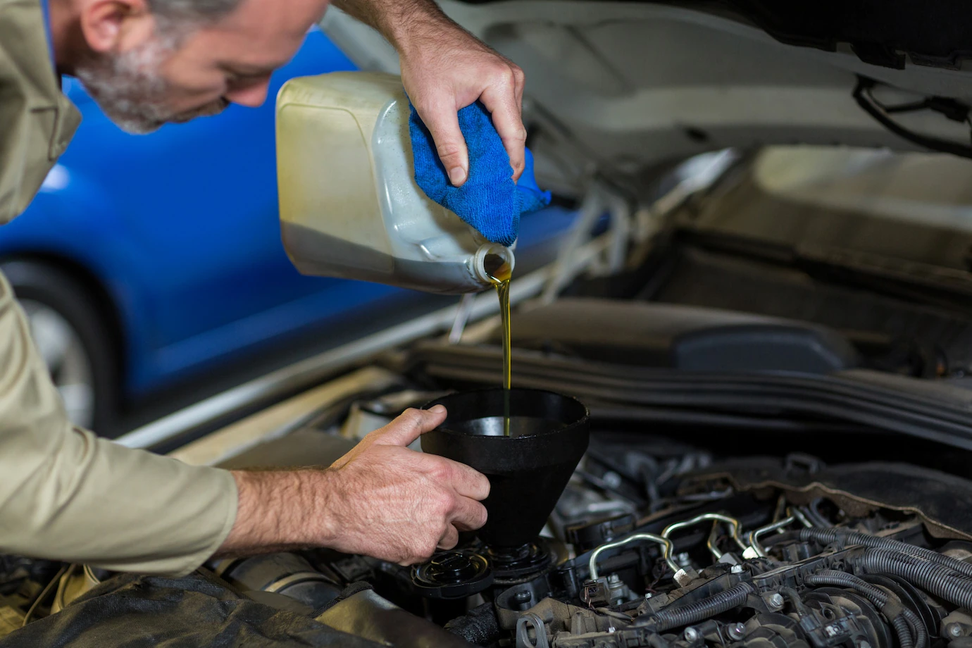 5 Things to Consider in Choosing The Right Engine Oil For Your Vehicle